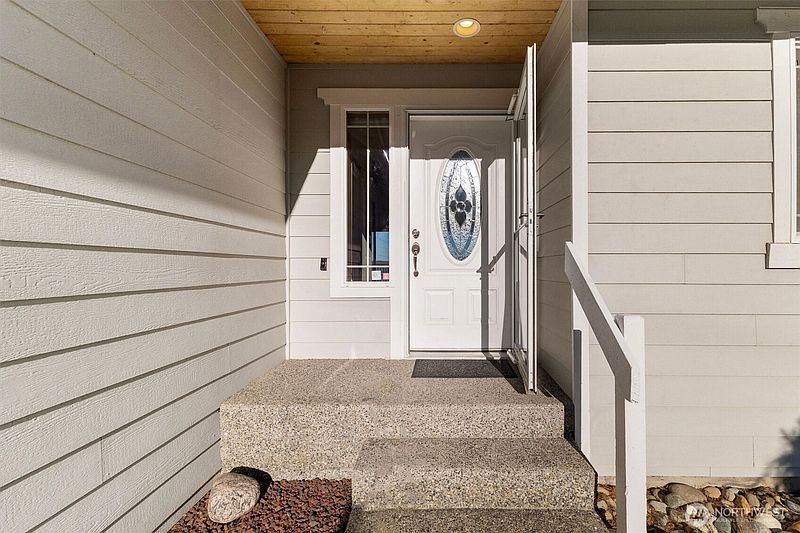 3rd image of 2927 Viewmont Place