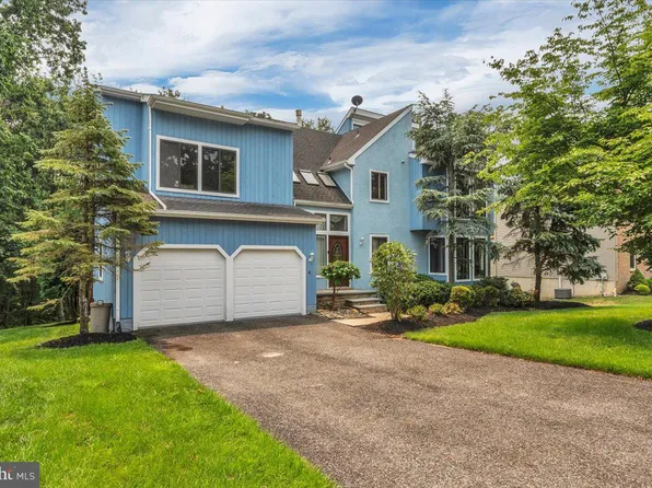 4 Johnson Ln, Voorhees, NJ 08043