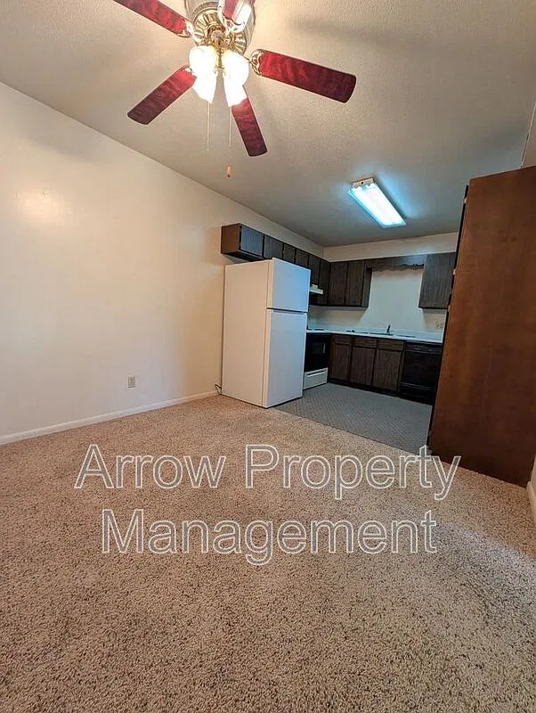 2 bed, 1.0 bath, 962 sqft, $845 — Photo 3
