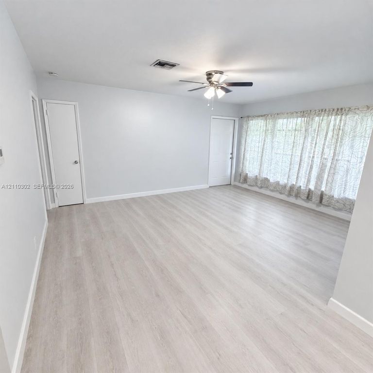 2416 SE 2nd St #1, photo 6