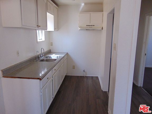 5th image of 511 W 82nd St