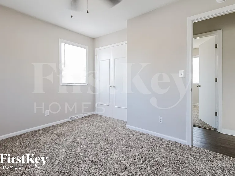 913 NE 113th Ter — Photo 9