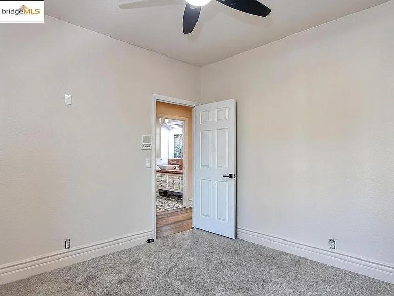 5580 Edgeview Dr #5580 — Photo 35