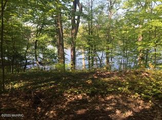 Ridge Ave, Lawrence, MI 49064