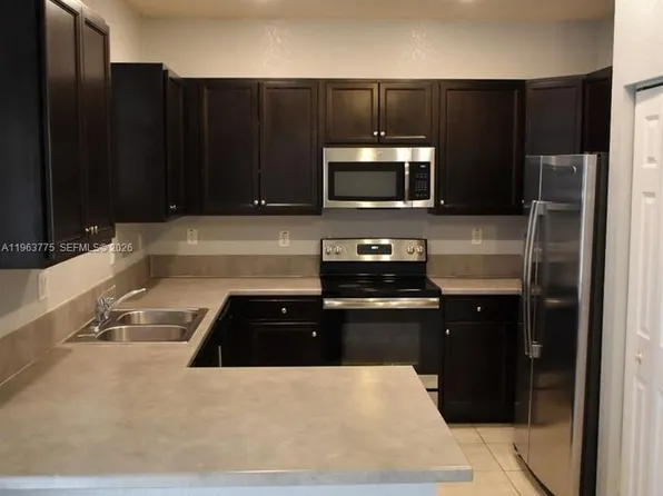 3392 SE 1st St, Homestead, FL 33033