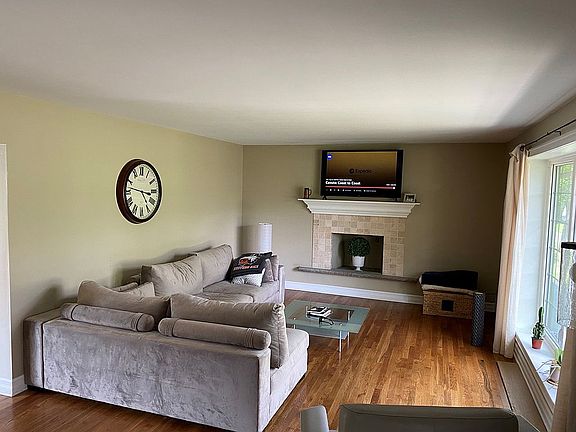 5th image of 2820 Berkshire Dr