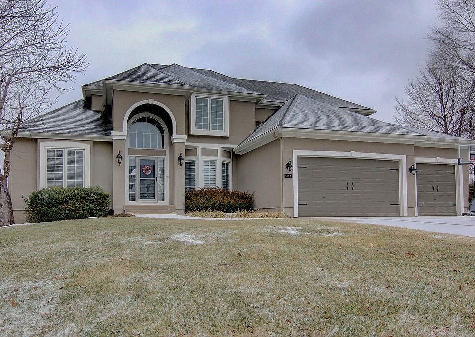 1st image of 2344 NE Cross Creek Ln