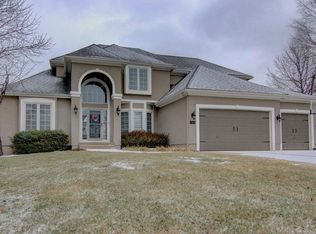 2344 NE Cross Creek Ln, Lees Summit, MO 64086