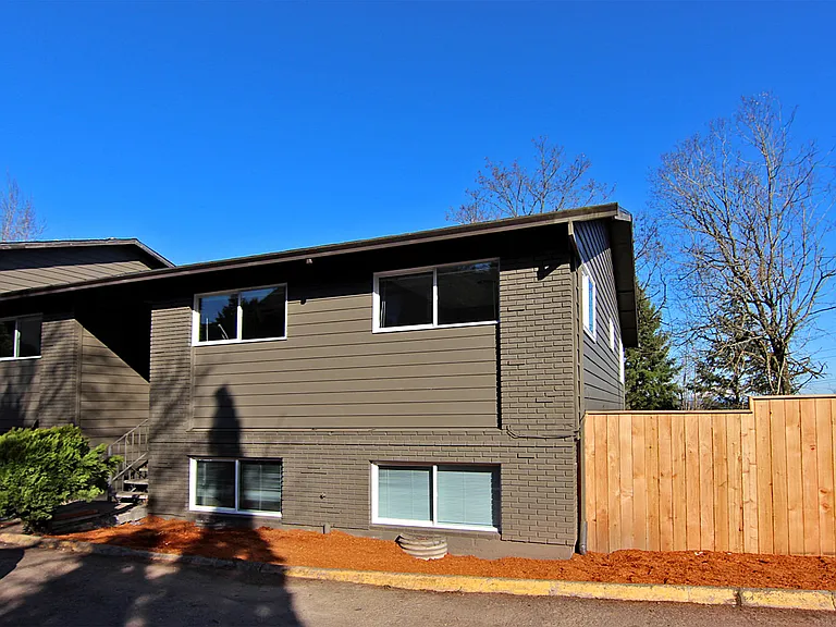 Baird Street Apartments — Photo 5