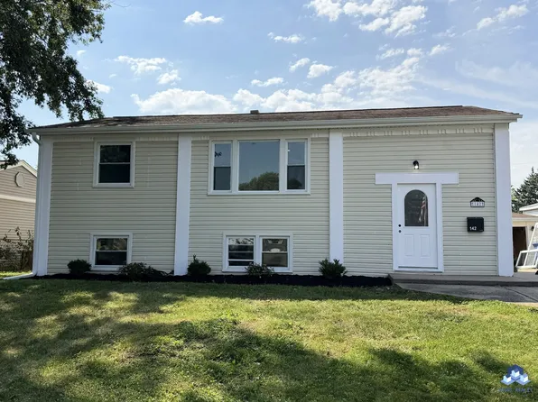 142 Adobe Cir, Carpentersville, IL 60110