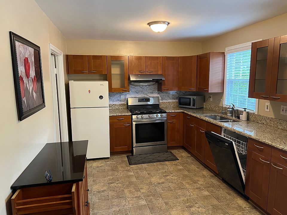 1st image of 4777 Gainsborough Dr
