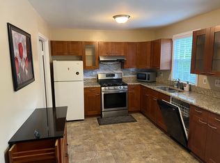 4777 Gainsborough Dr, Fairfax, VA 22032