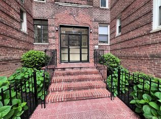 2090 Barnes Ave APT 2H, Bronx, NY 10462