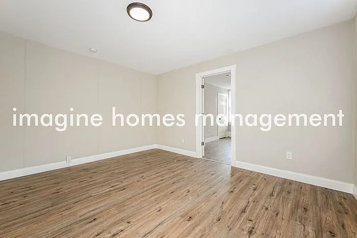 164 S 15th St #2 — Photo 4