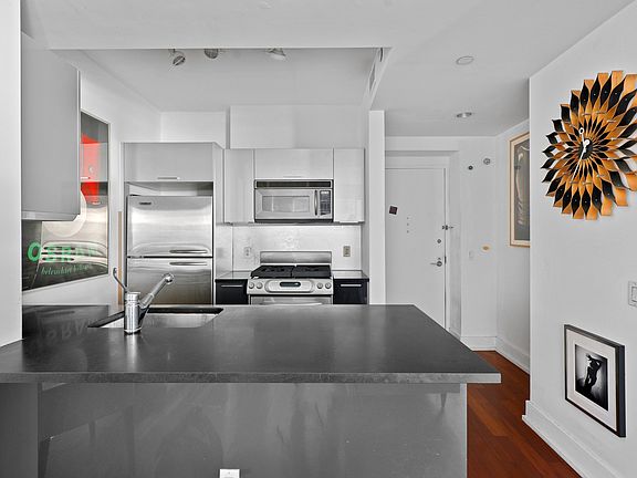 4th image of 350 W 42nd St APT 11J