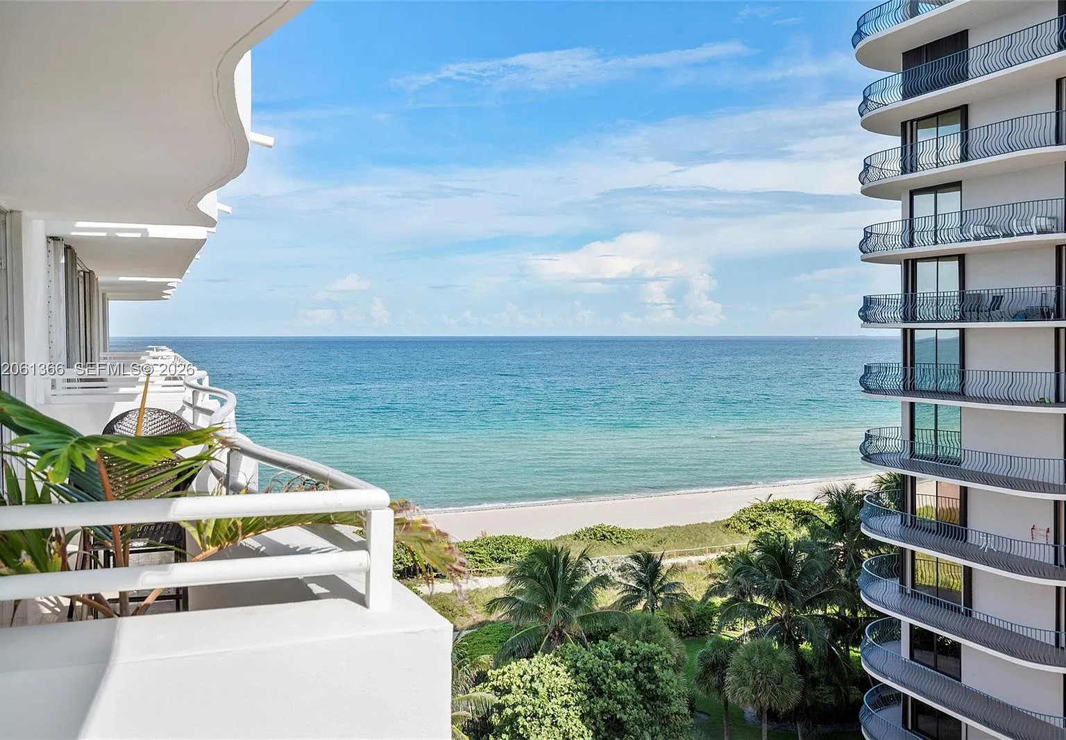 Rimini Beach Condo — Photo 1