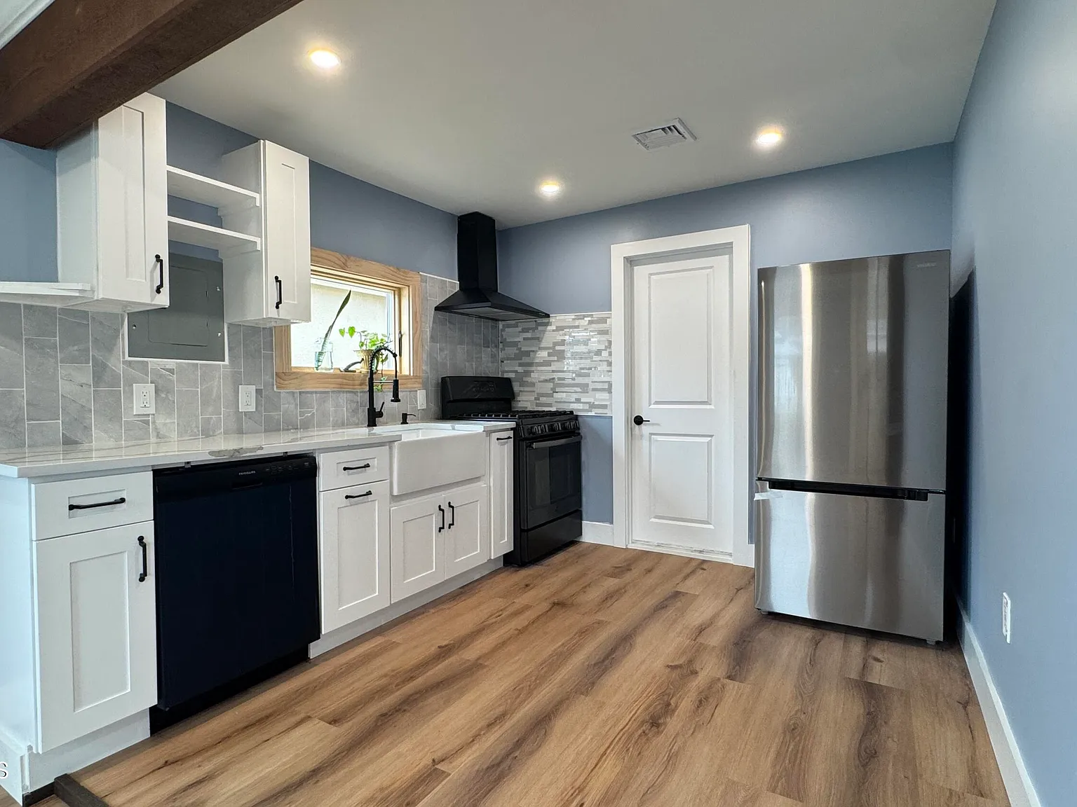 1 bed, $2,200 — Photo 4