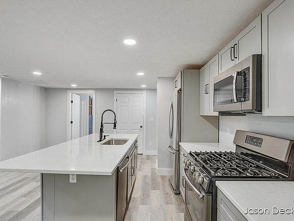 3rd image of 12454 Corstal St NE