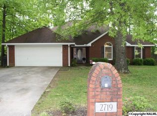 2719 King Arthur Ct, Decatur, AL 35603