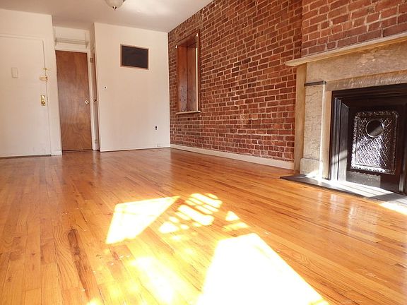 2nd image of 418 W 47th St APT 5R