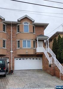 312B 7th St, Palisades Park, NJ, 07650