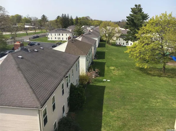 270 Lowndes Avenue #116-G, Huntington Station, NY 11746