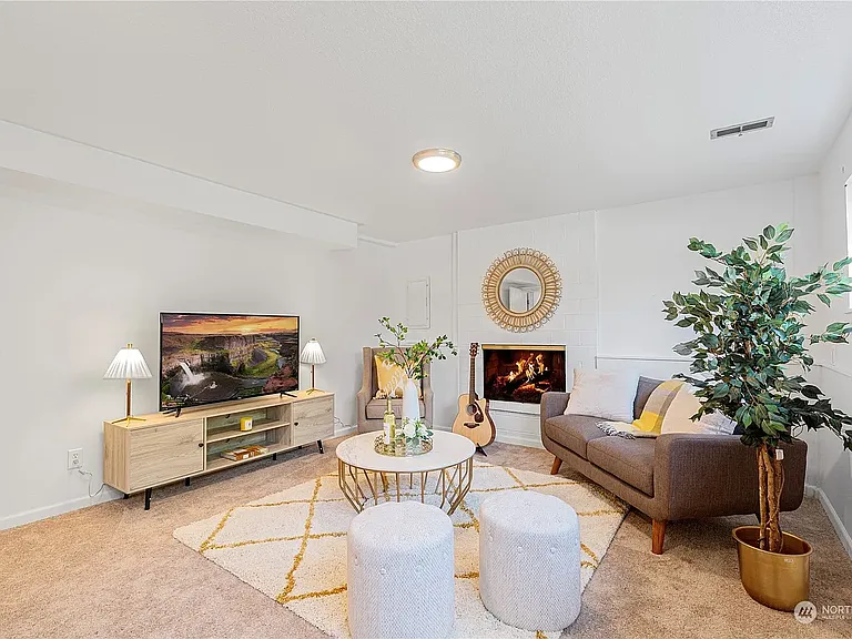 15627 SE 42nd Ct — Photo 7