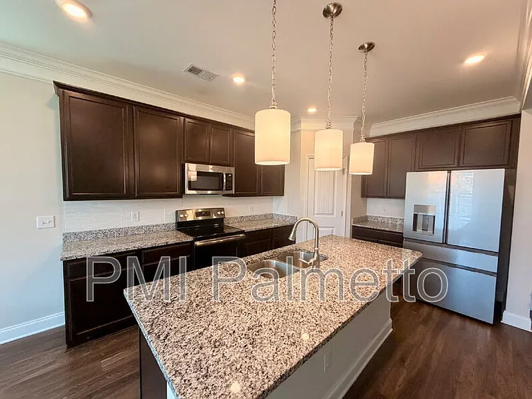 628 Colston Ln — Photo 6