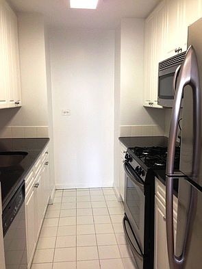 2nd image of 175 W 87th St APT 7E