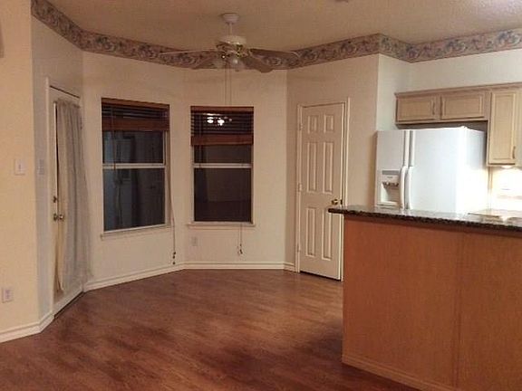 3rd image of 1353 Barclay Dr