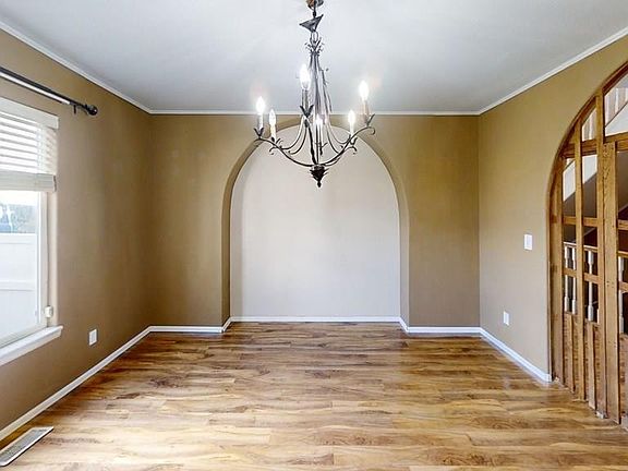 5th image of 4708 Joseph St N