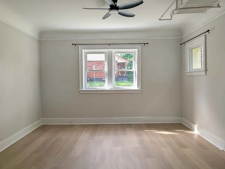 714 Elliott St — Photo 14