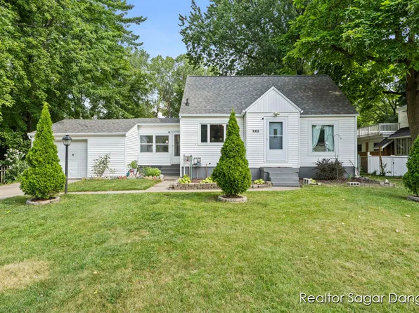 141 52nd St SE, Kentwood, MI 49548