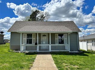 303 S School St, Desloge, MO