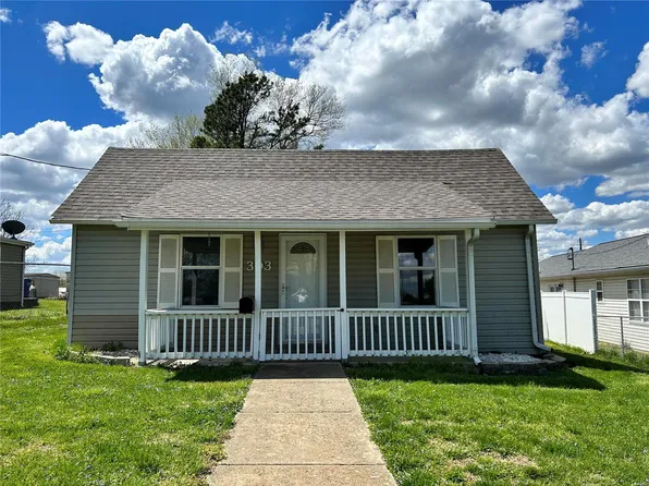 303 S School St, Desloge, MO 63601