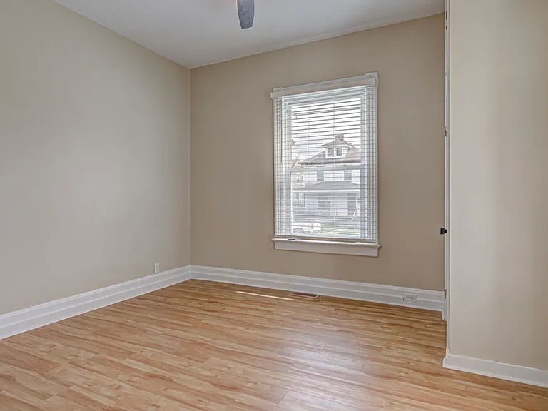 837 Franklin St — Photo 5