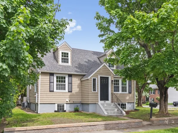 22 Grove Rd, Waltham, MA 02451