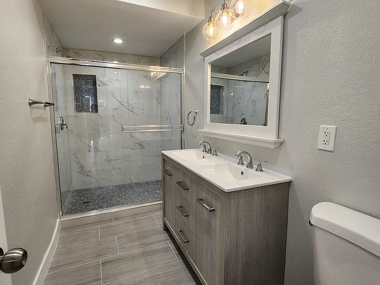 Livingroom Bathroom