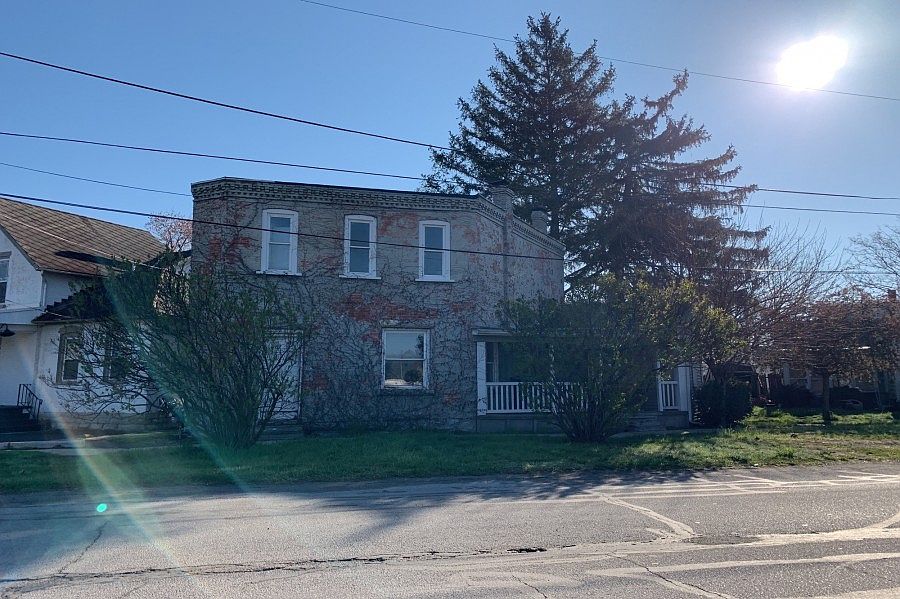 1st image of 123 Lynn St