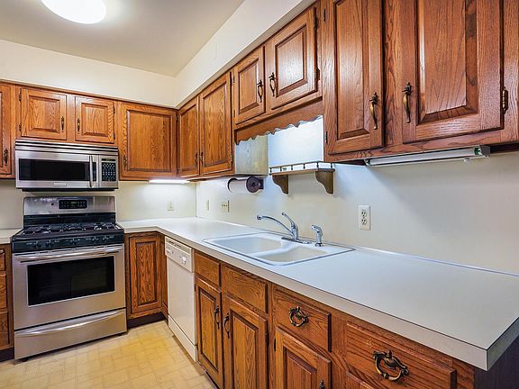 3rd image of 5801 Leisure South Dr SE
