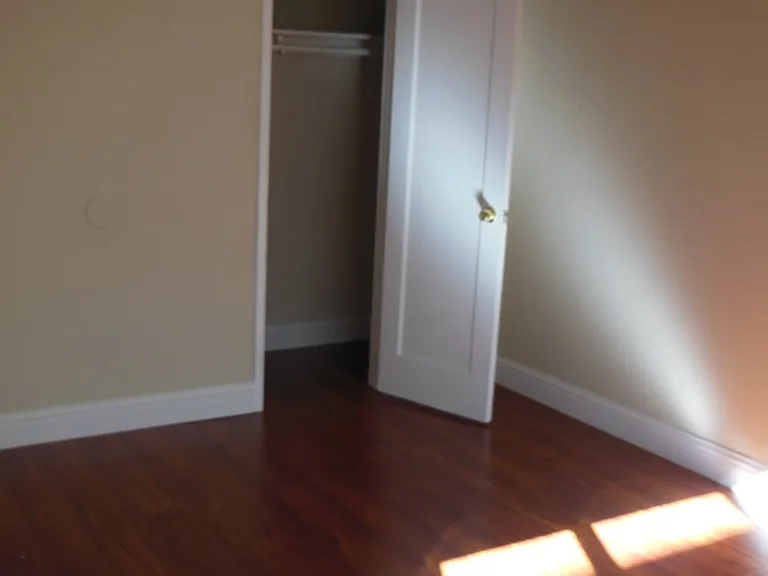 439-441 Alden St — Photo 6