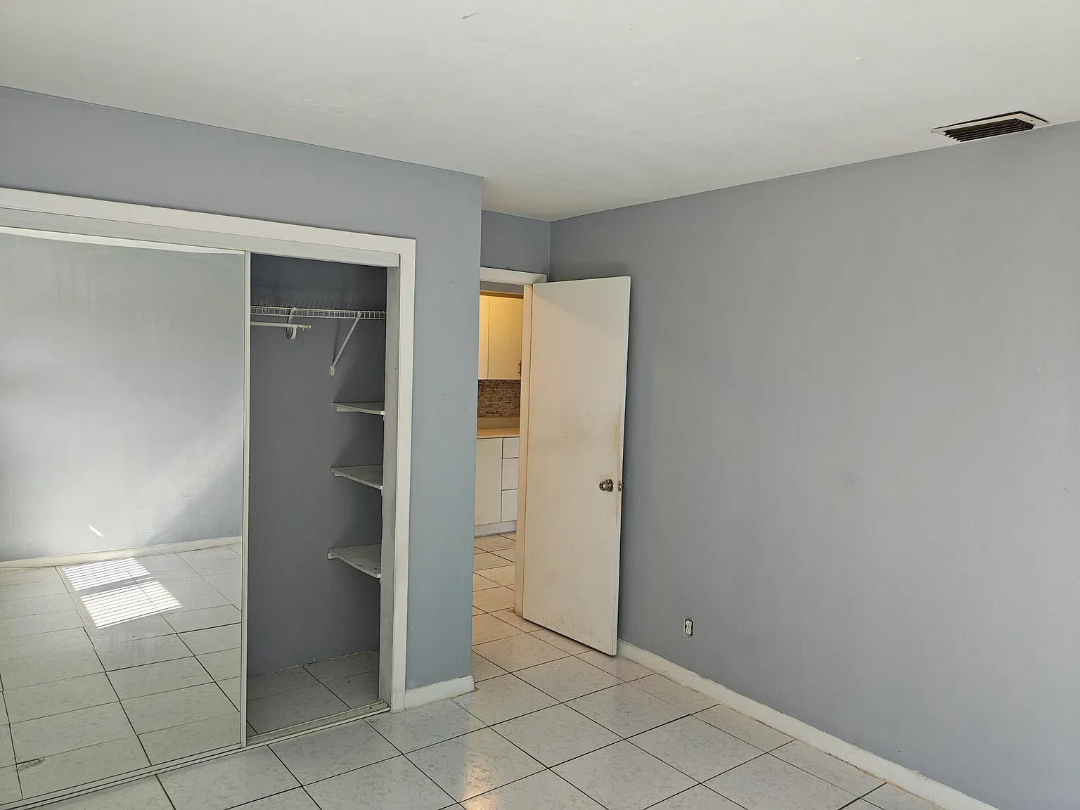 1 bed, 1.0 bath, 565 sqft, $1,595 — Photo 1
