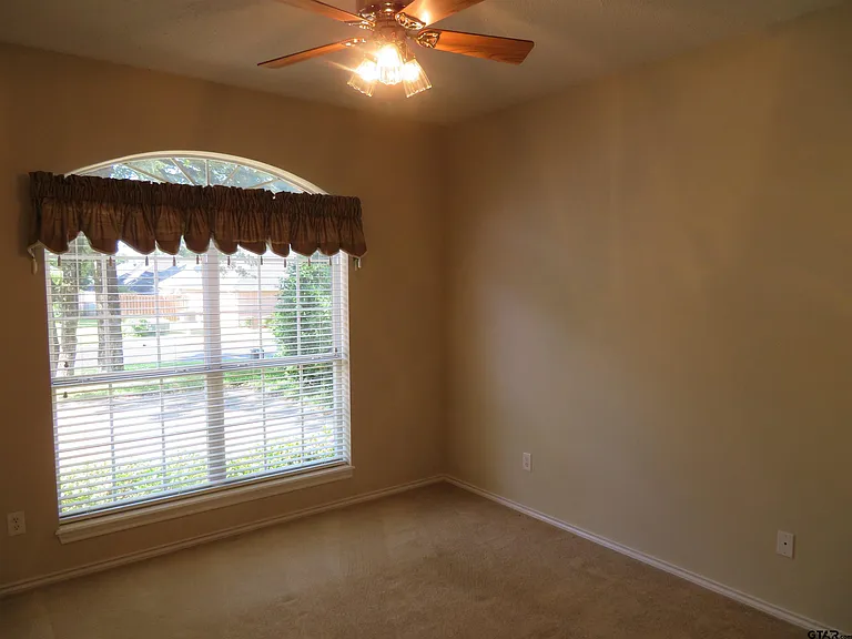 2908 Plymouth Cir — Photo 13