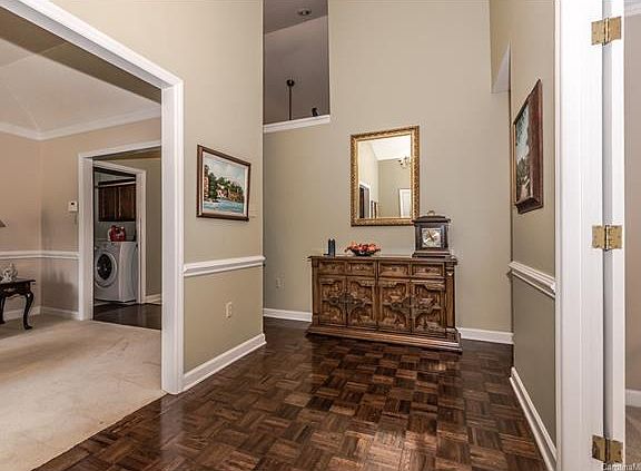 3rd image of 4914 Virginian Ln