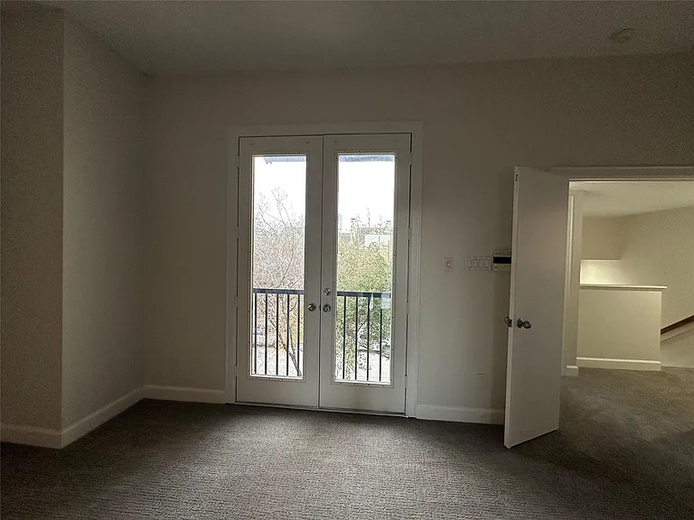 2713 Crawford St — Photo 22
