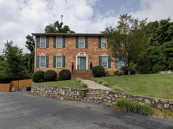 2nd image of 625 Crystal Anne Ln