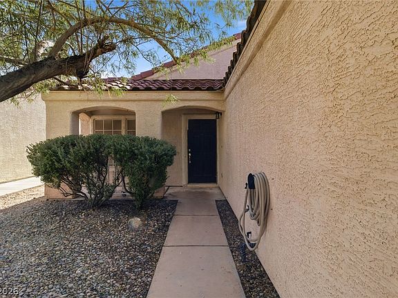 4th image of 744 Salt Flats Cir