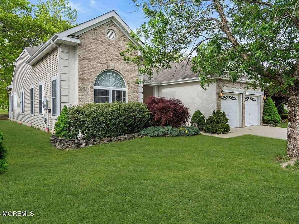 1st image of 33 Pine Valley Road