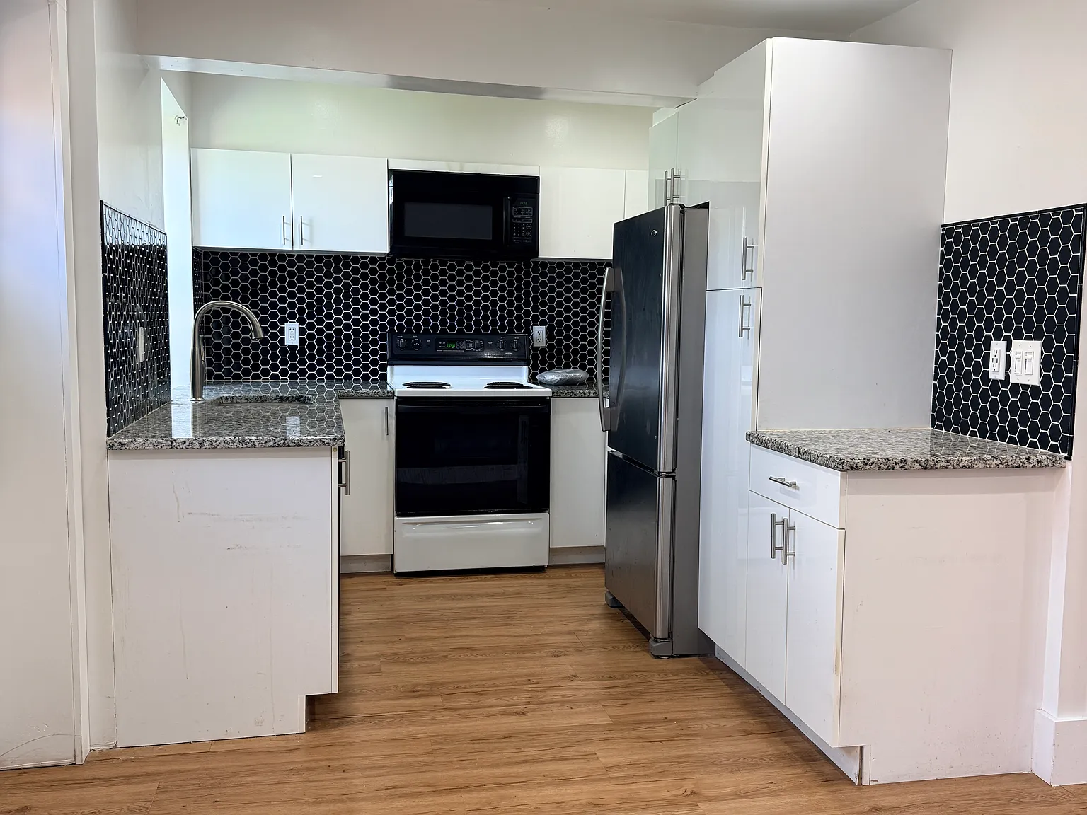 2 bed, 1057 sqft, $1,650 — Photo 4