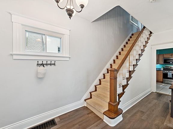 4th image of 3002 Wardall Ave